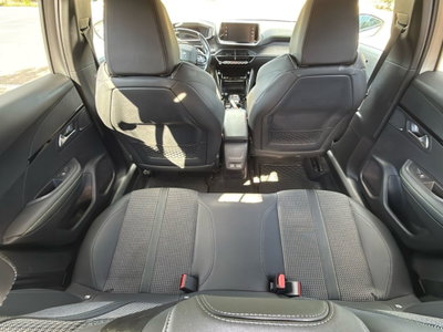 Peugeot 2008 BlueHDi 130 S&S EAT8 GT Pack (9)