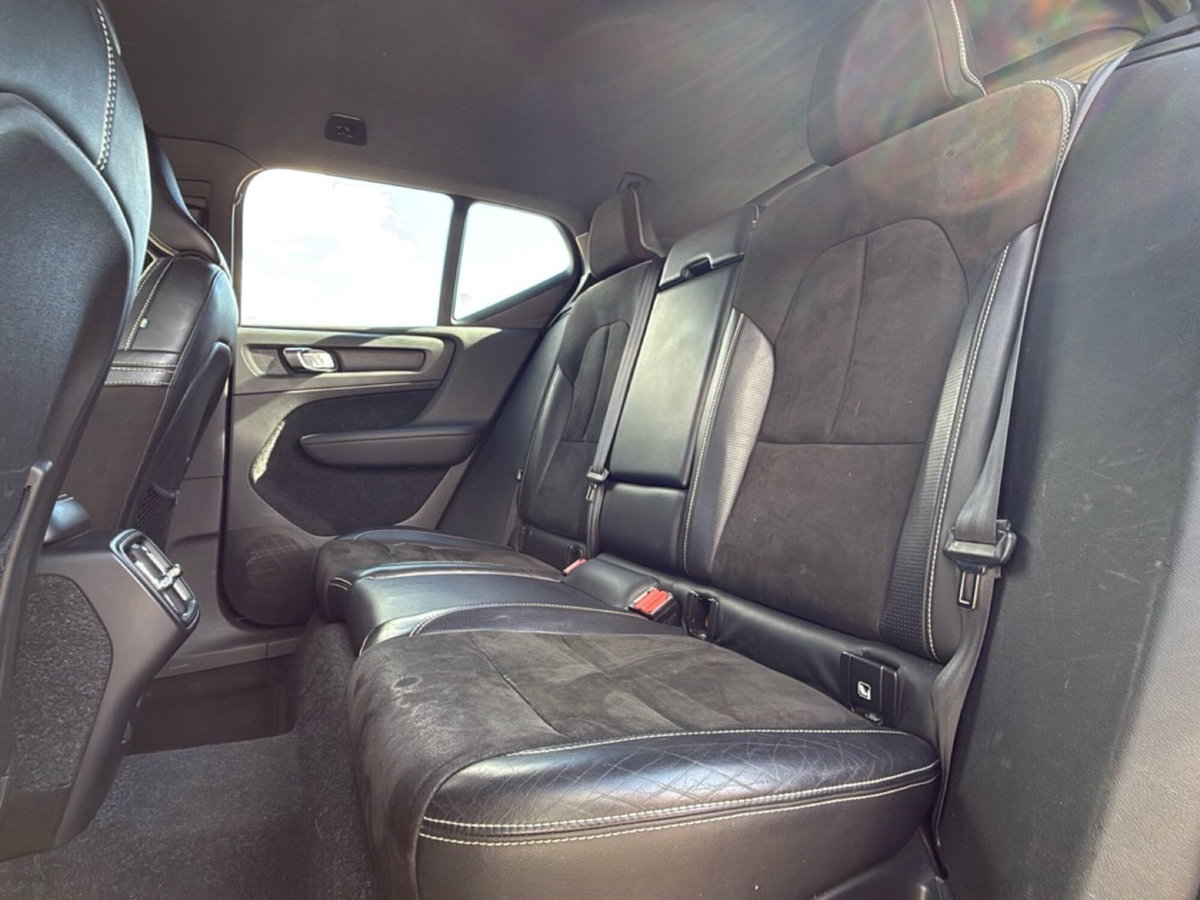 Volvo XC40 D4 AWD Geartronic R-design (10)