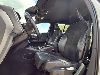 Volvo XC40 D4 AWD Geartronic R-design (11)