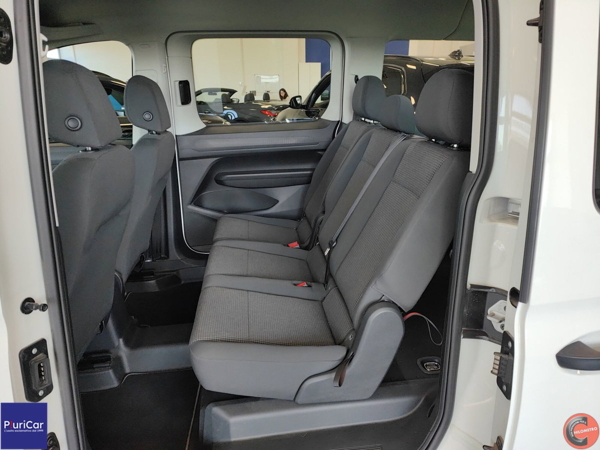 Volkswagen Caddy 1.5 TSI 114 CV Space Maxi (7)