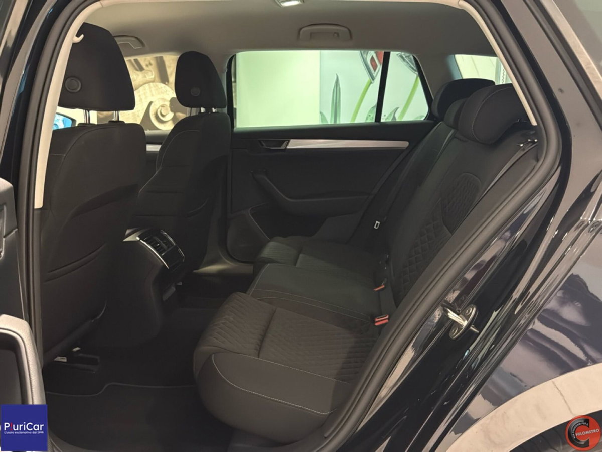 Skoda Superb Station Wagon 2.0 TDI EVO 150 CV SCR DSG Wagon Executive (8)