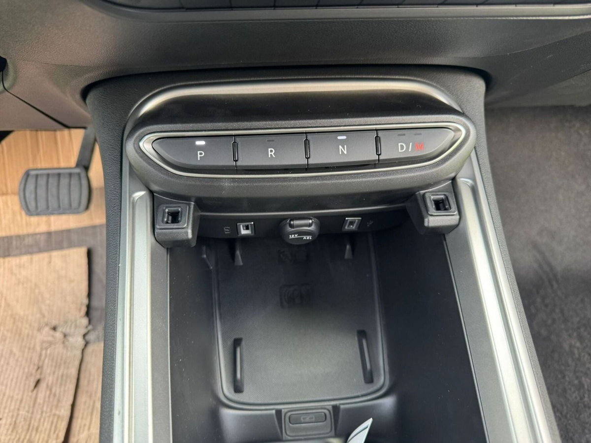 Jeep Avenger 1.2 turbo e-hybrid mhev Summit fwd 110cv edct6 (14)