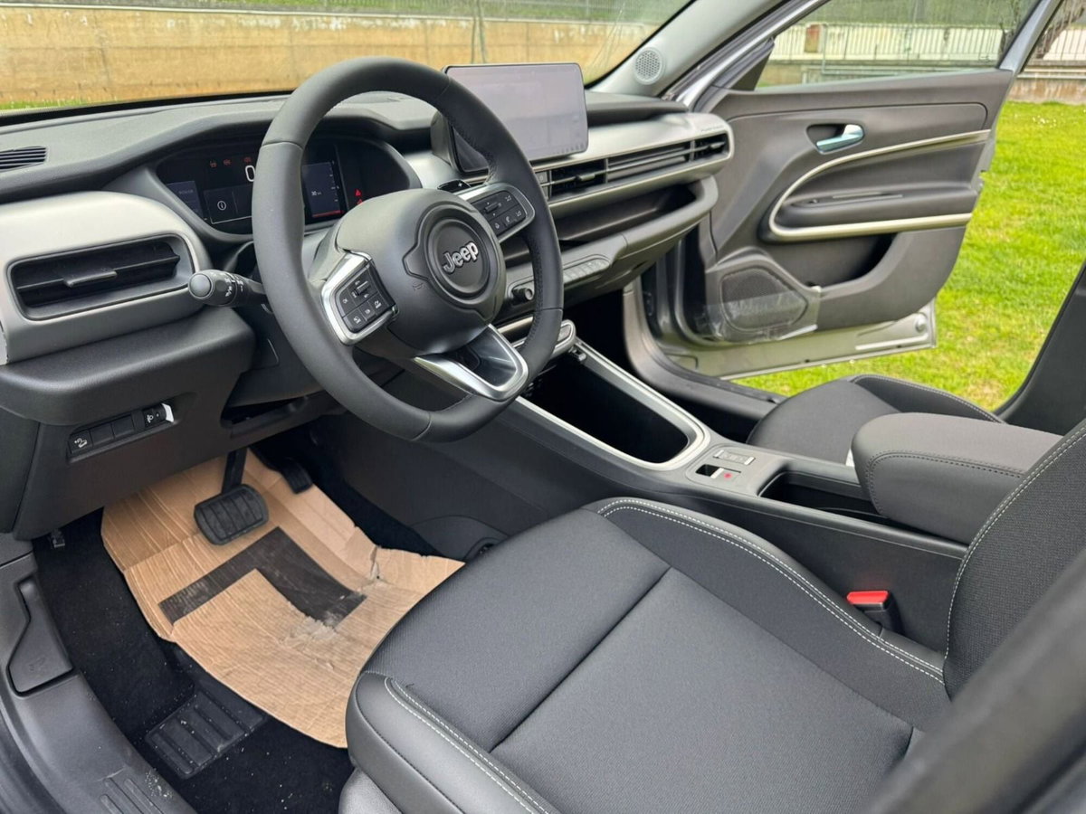 Jeep Avenger 1.2 turbo e-hybrid mhev Summit fwd 110cv edct6 (16)