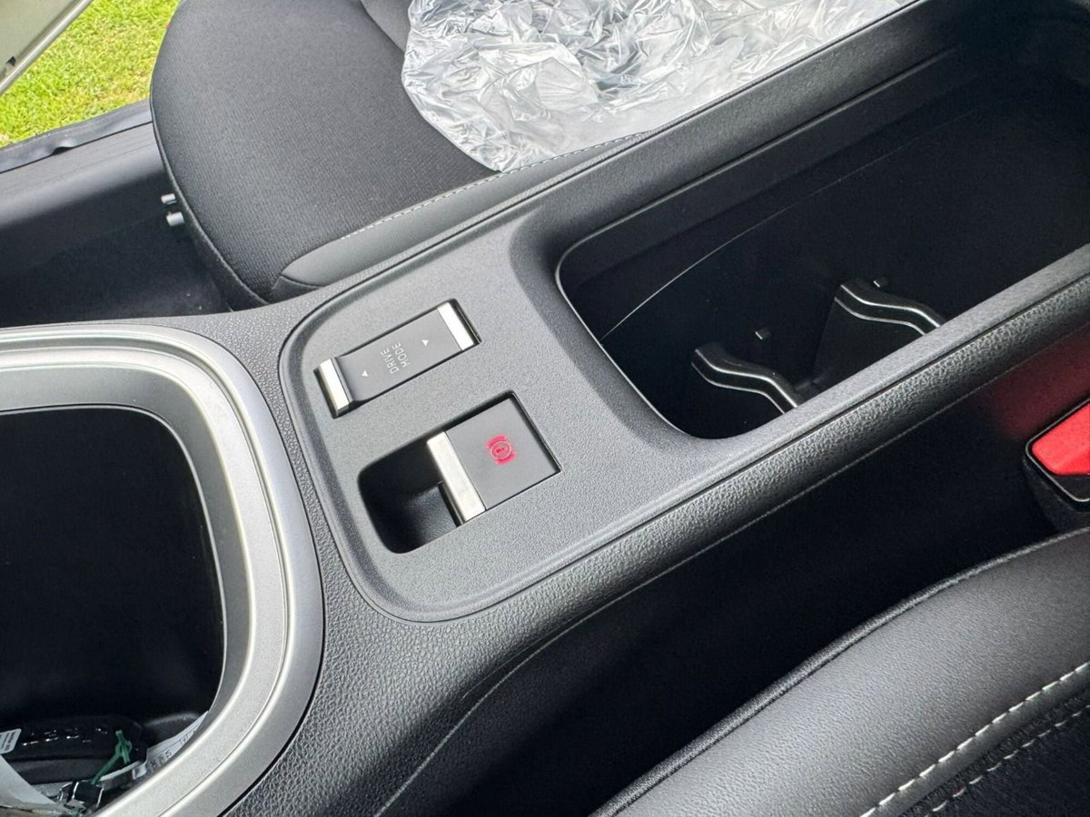 Jeep Avenger 1.2 turbo e-hybrid mhev Summit fwd 110cv edct6 (18)
