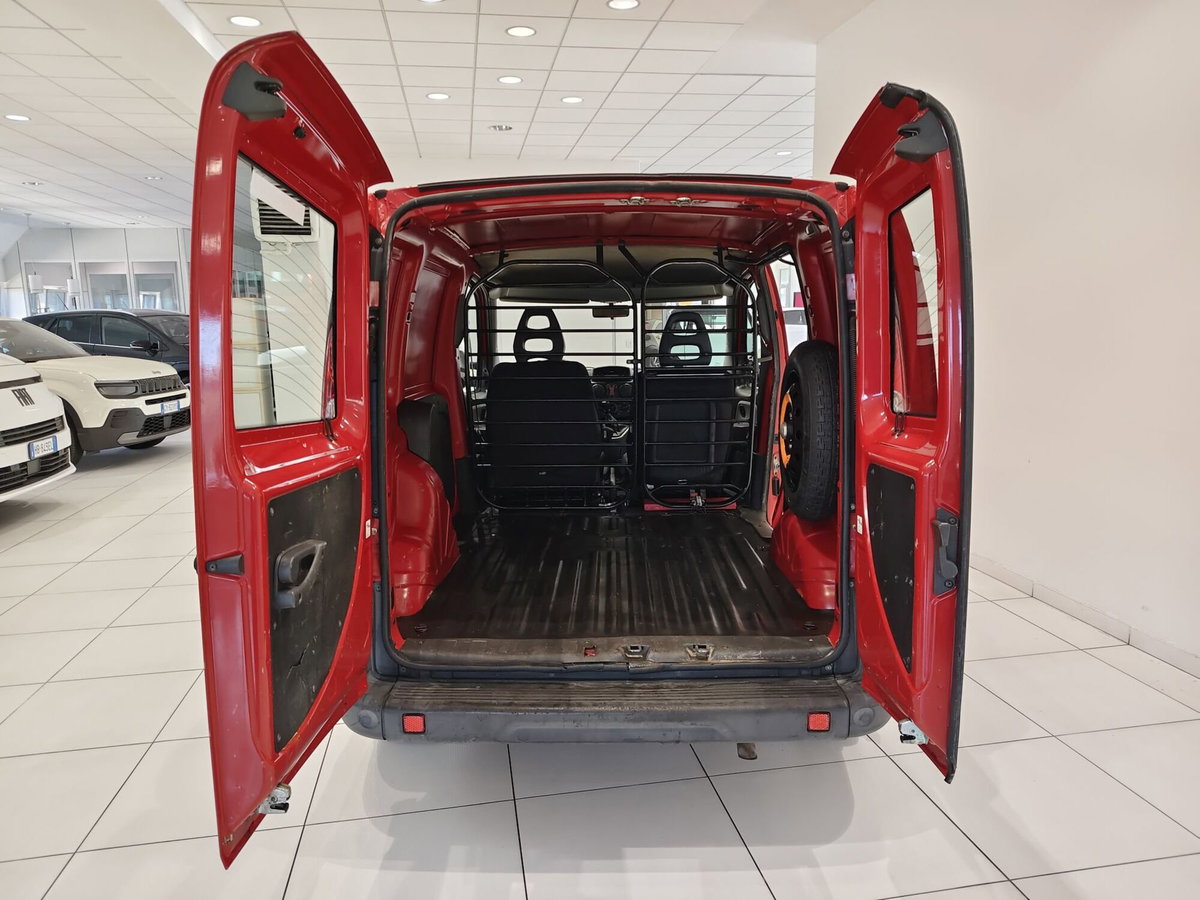 Fiat Doblò 1.6 16V Nat.Pow. Cargo Maxi Lam.SX (4)