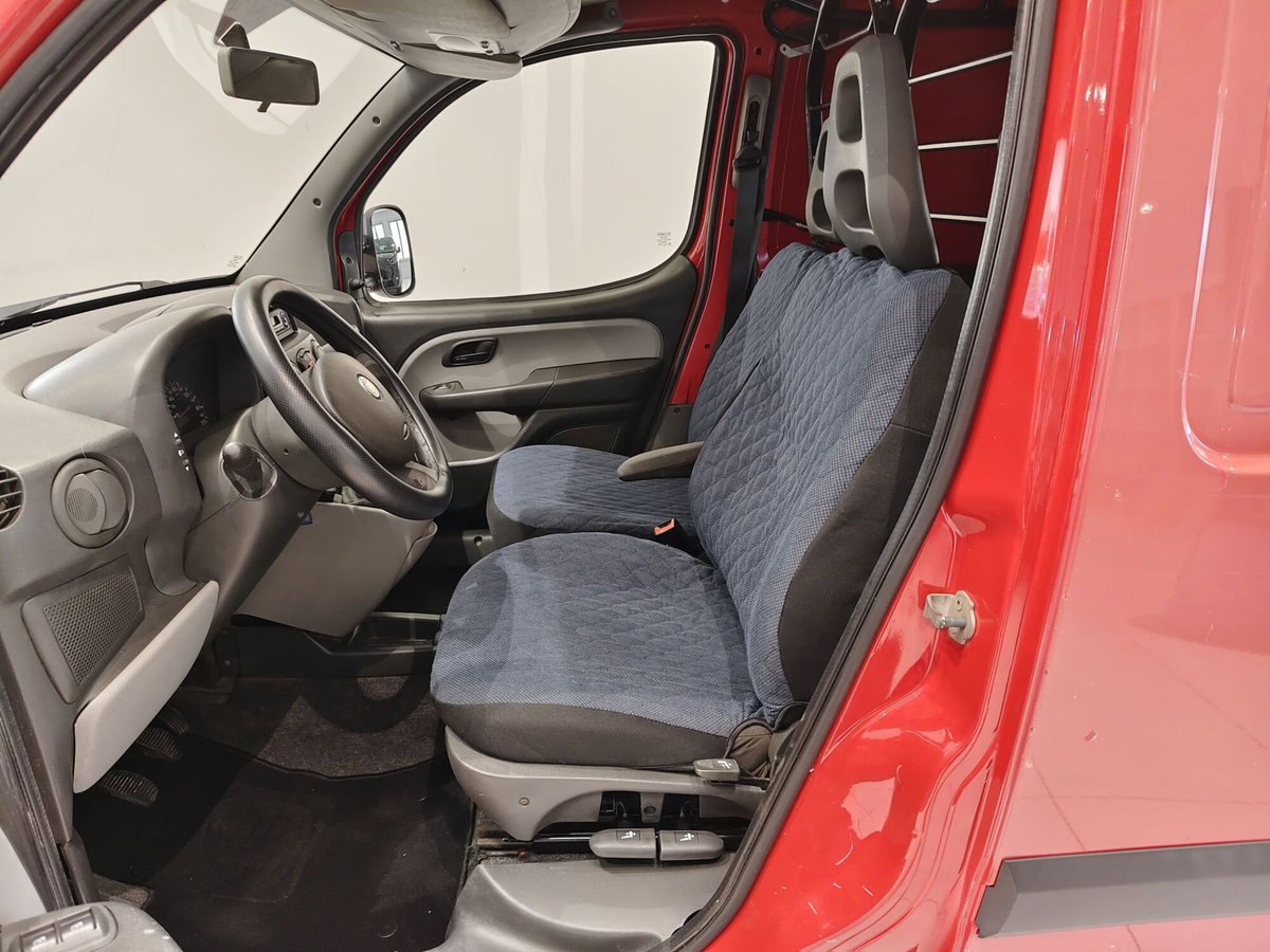 Fiat Doblò 1.6 16V Nat.Pow. Cargo Maxi Lam.SX (8)