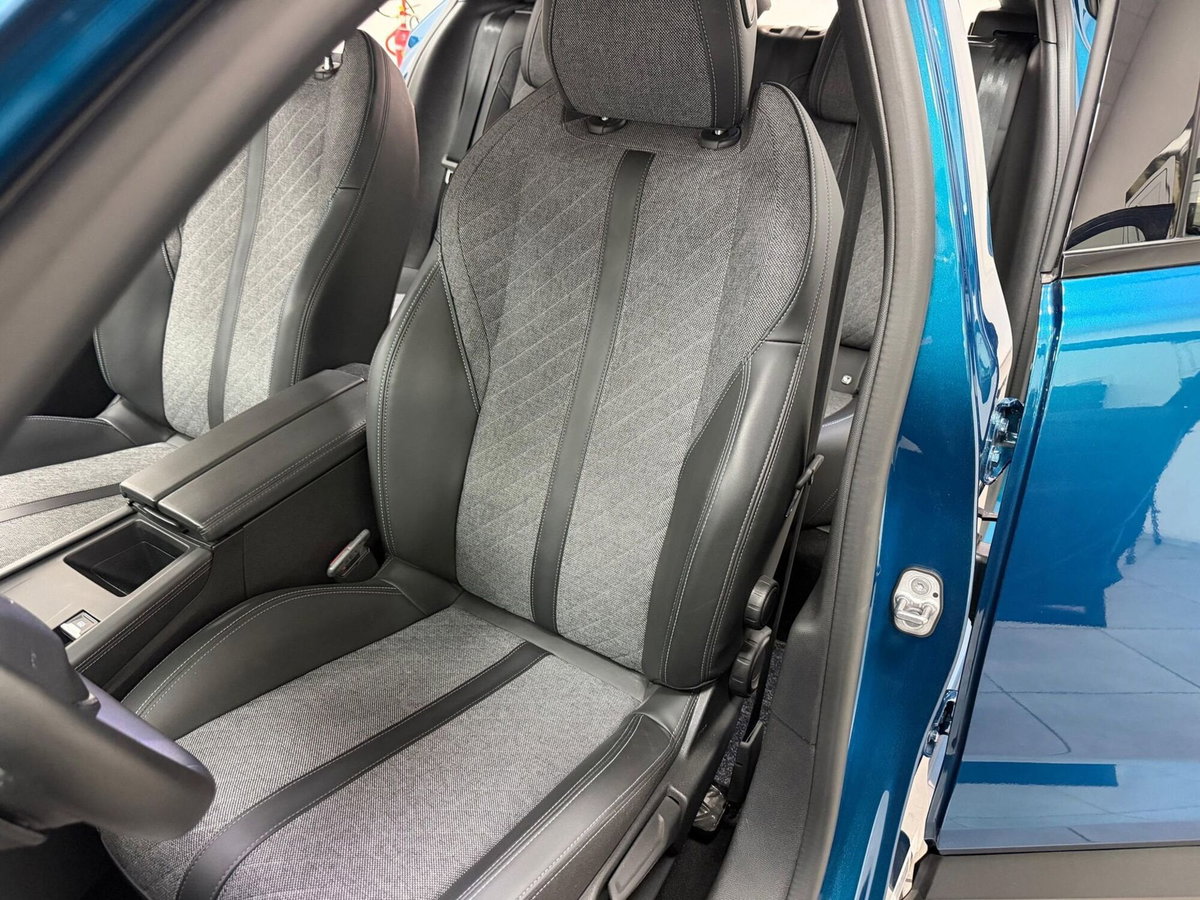 Peugeot 408 1.6 hybrid phev Allure 180cv e-eat8 (11)