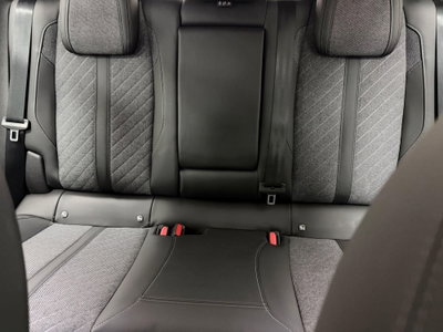 Peugeot 408 1.6 hybrid phev Allure 180cv e-eat8 (12)