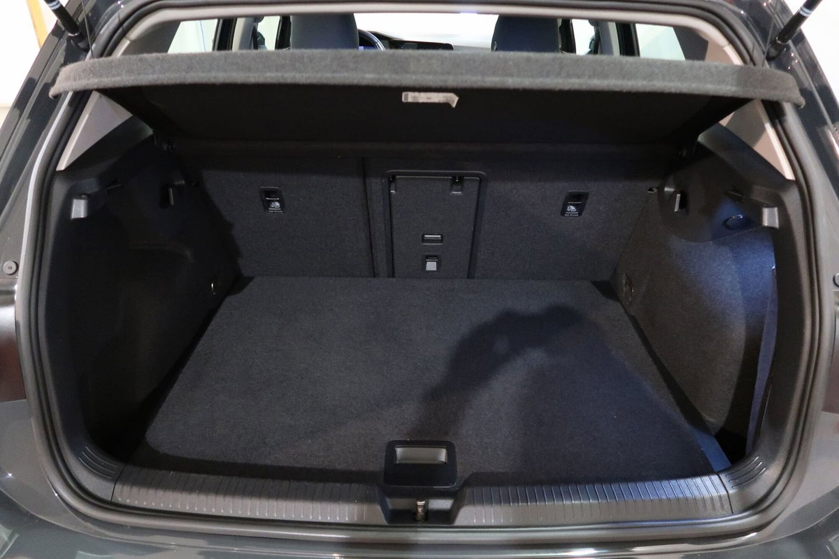 Volkswagen Golf 2.0 TDI DSG SCR Life (11)
