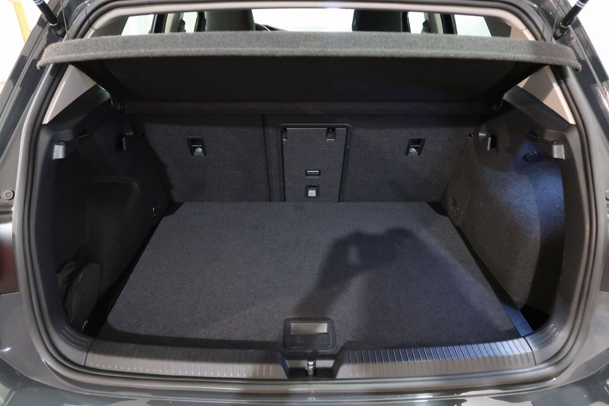 Volkswagen Golf 1.0 eTSI EVO DSG Life (11)
