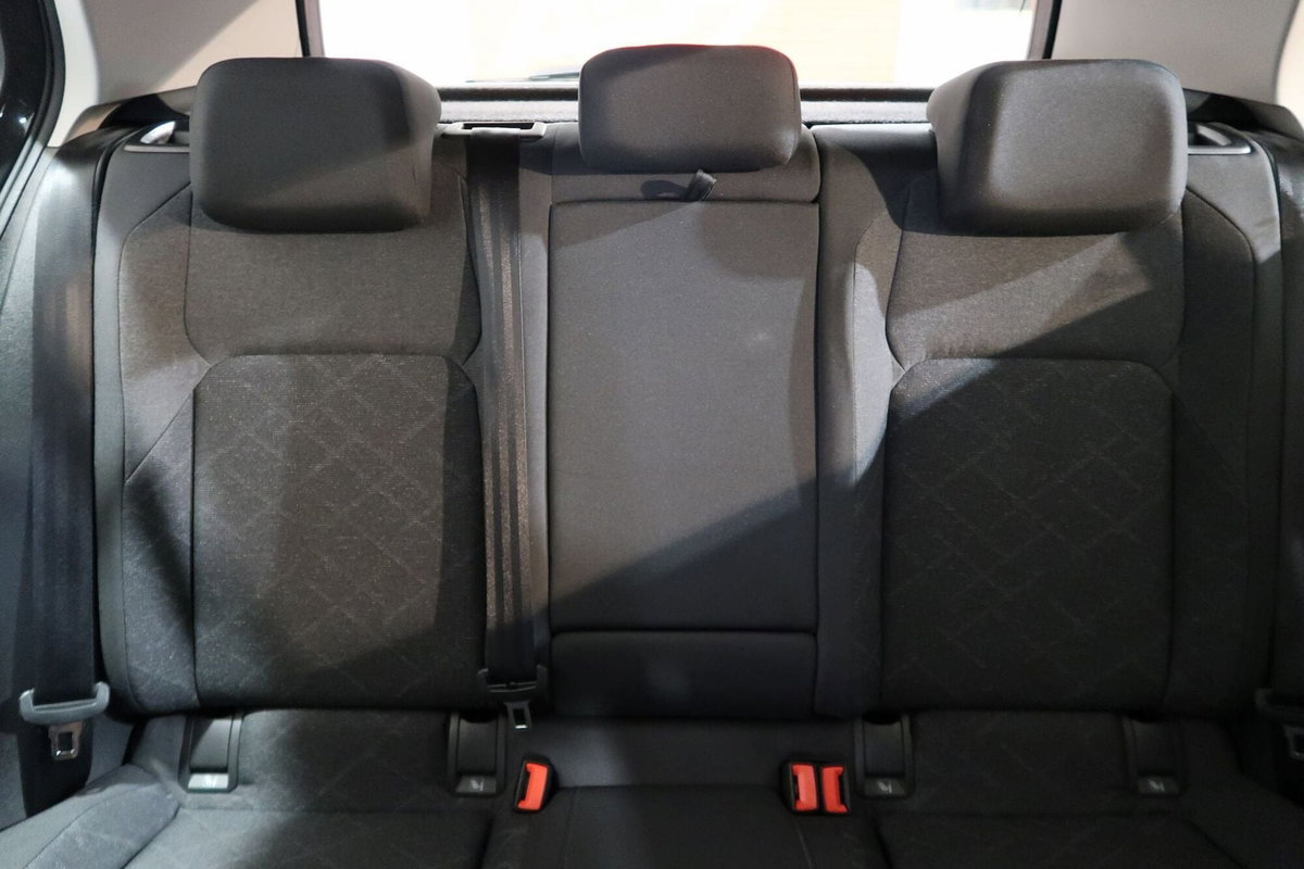 Volkswagen Golf 1.0 eTSI EVO DSG Life (16)
