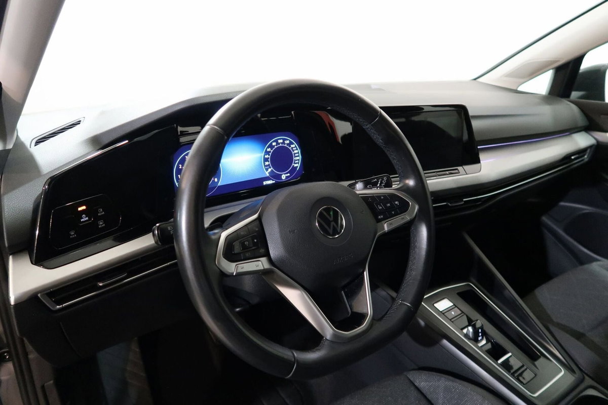 Volkswagen Golf 1.0 eTSI EVO DSG Life (2)