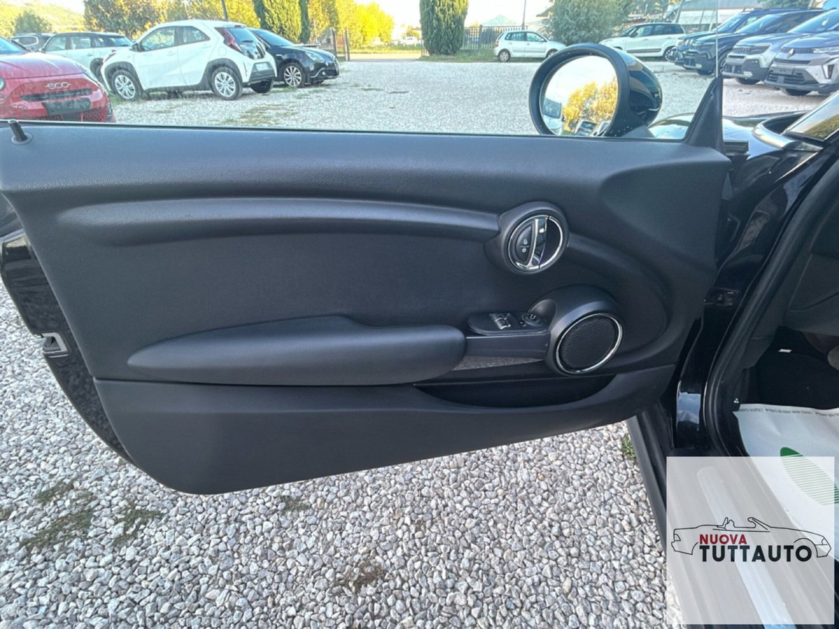 MINI Mini 1.5 Cooper D (16)