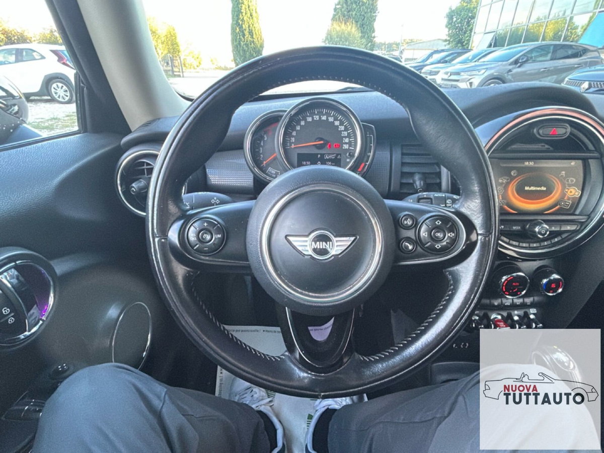 MINI Mini 1.5 Cooper D (20)