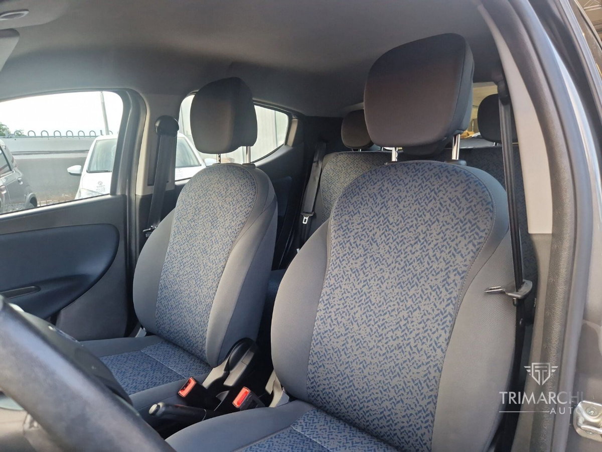 Lancia Ypsilon 1.0 FireFly 5 porte S&S Hybrid Gold Plus (10)