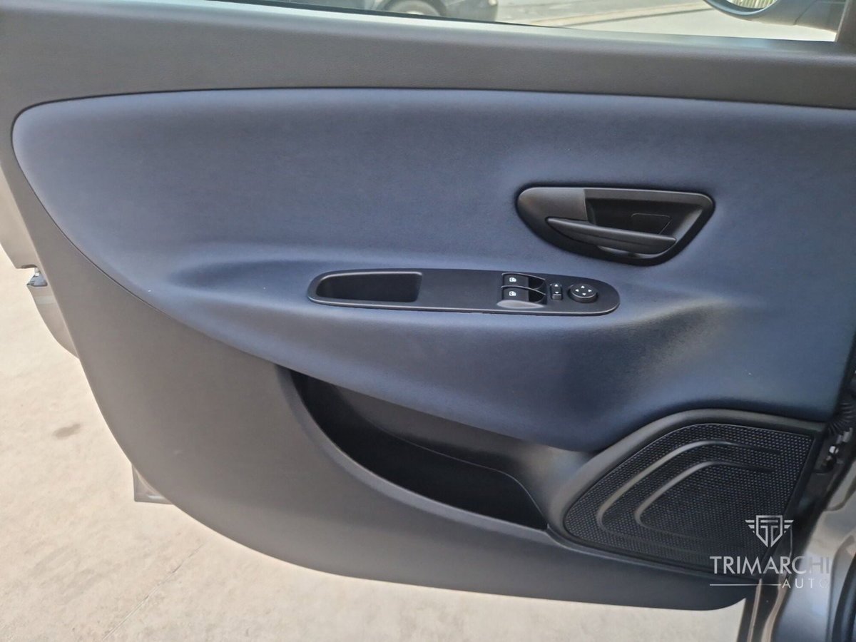 Lancia Ypsilon 1.0 FireFly 5 porte S&S Hybrid Gold Plus (17)