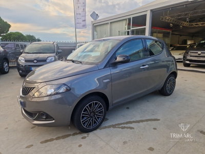 Lancia Ypsilon 1.0 FireFly 5 porte S&S Hybrid Gold Plus (2)
