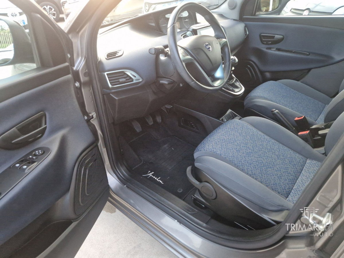 Lancia Ypsilon 1.0 FireFly 5 porte S&S Hybrid Gold Plus (9)