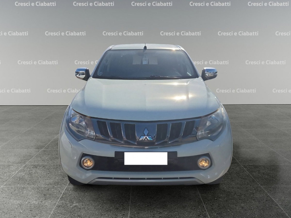 Mitsubishi L200 2.4 DI-D/154CV Double Cab Intense (2)