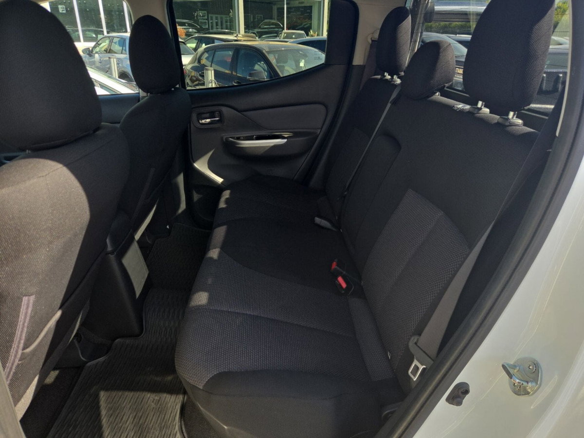 Mitsubishi L200 2.4 DI-D/154CV Double Cab Intense (9)