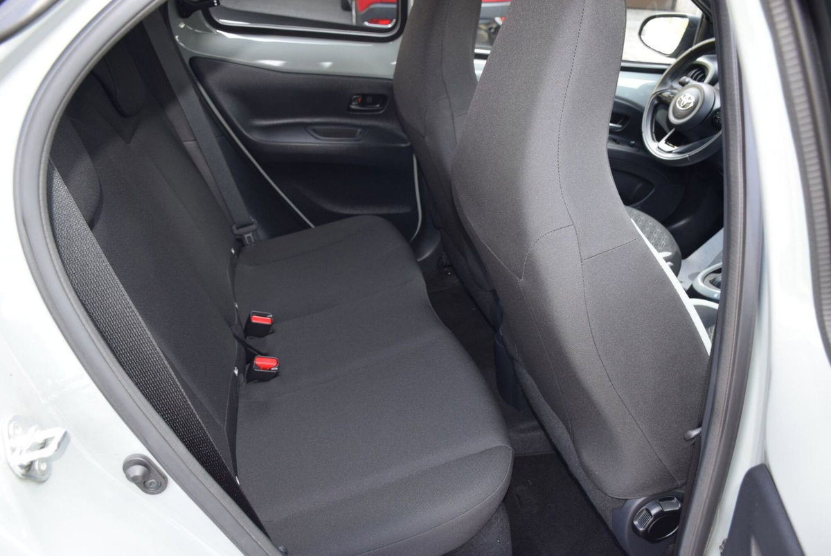 Toyota Aygo X 1.0 Trend Air 72cv s-cvt (12)