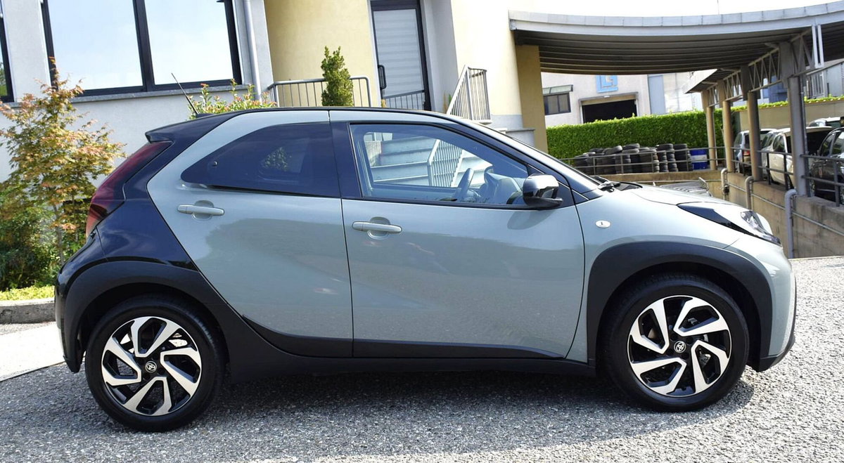 Toyota Aygo X 1.0 Trend Air 72cv s-cvt (4)
