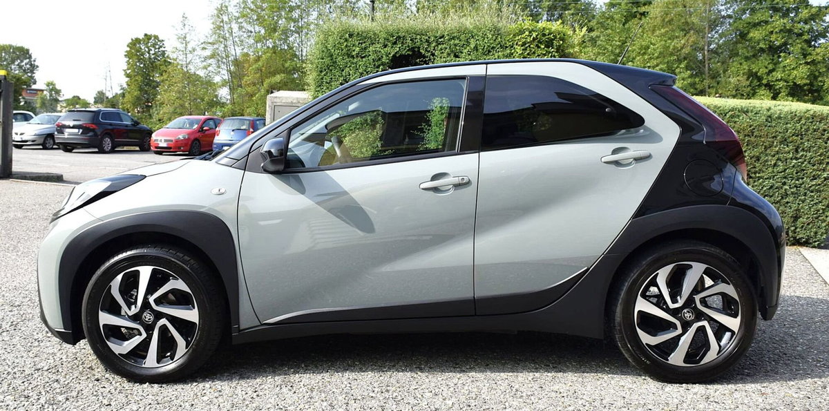 Toyota Aygo X 1.0 Trend Air 72cv s-cvt (8)