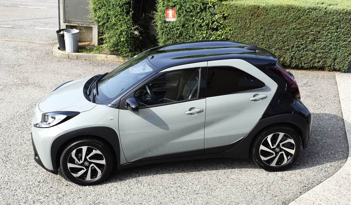 Toyota Aygo X 1.0 Trend Air 72cv s-cvt (9)
