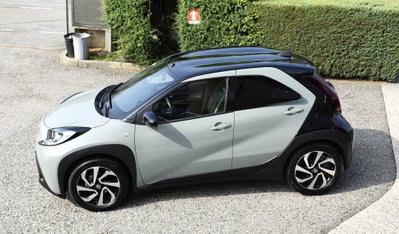 Toyota Aygo X 1.0 Trend Air 72cv s-cvt (9)