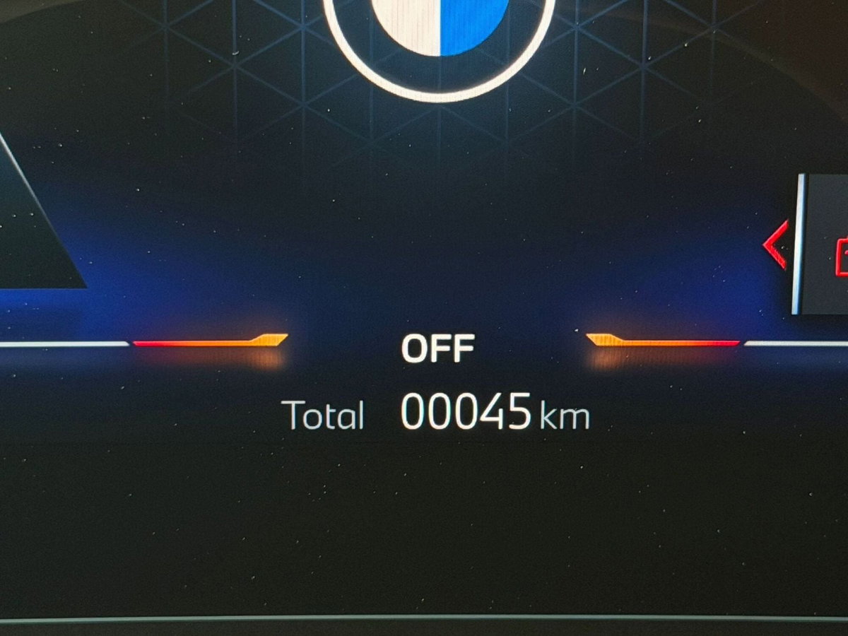 BMW X1 sdrive20i mhev 48V auto (11)