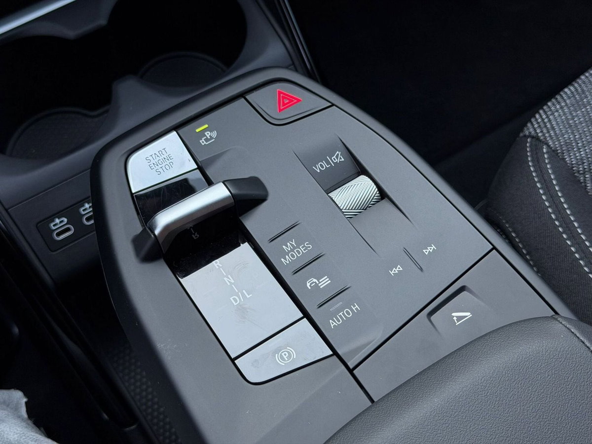 BMW X1 sdrive20i mhev 48V auto (16)