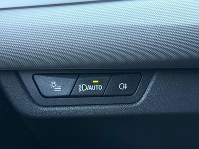BMW X1 sdrive20i mhev 48V auto (18)