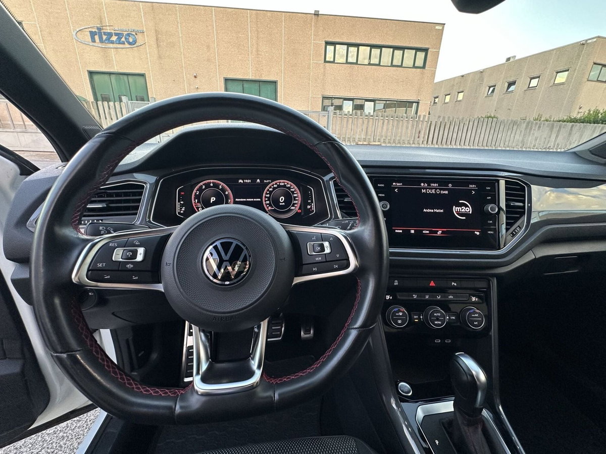 Volkswagen T-Roc 1.5 tsi R-Line dsg (10)