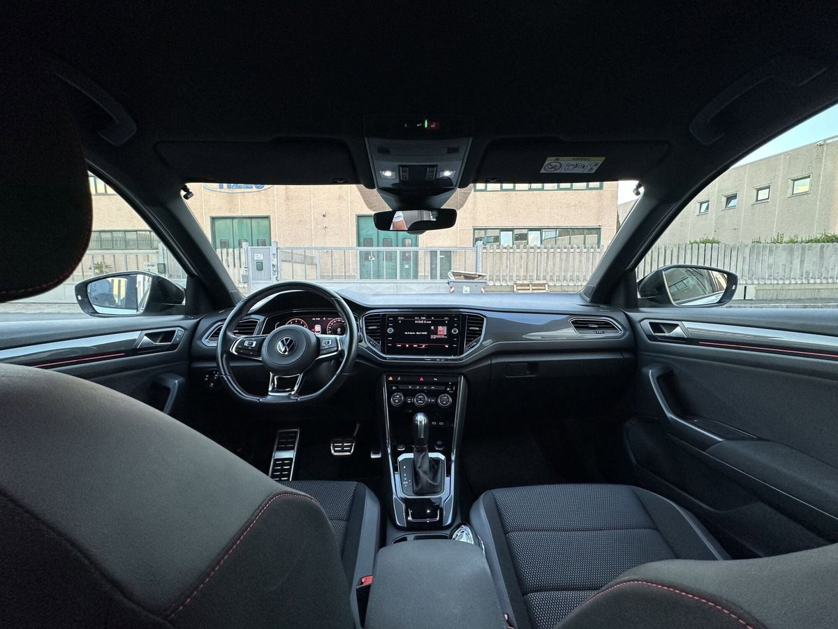 Volkswagen T-Roc 1.5 tsi R-Line dsg (12)