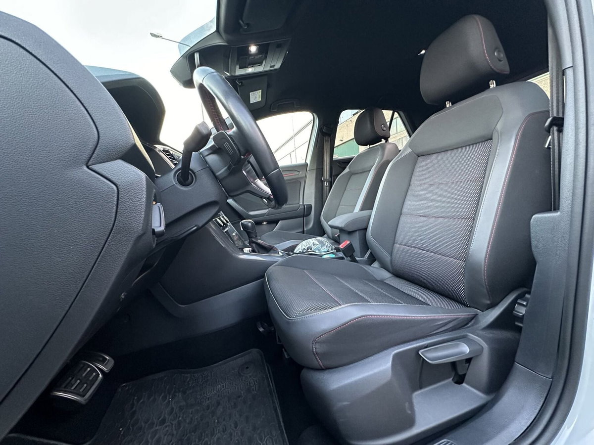 Volkswagen T-Roc 1.5 tsi R-Line dsg (13)