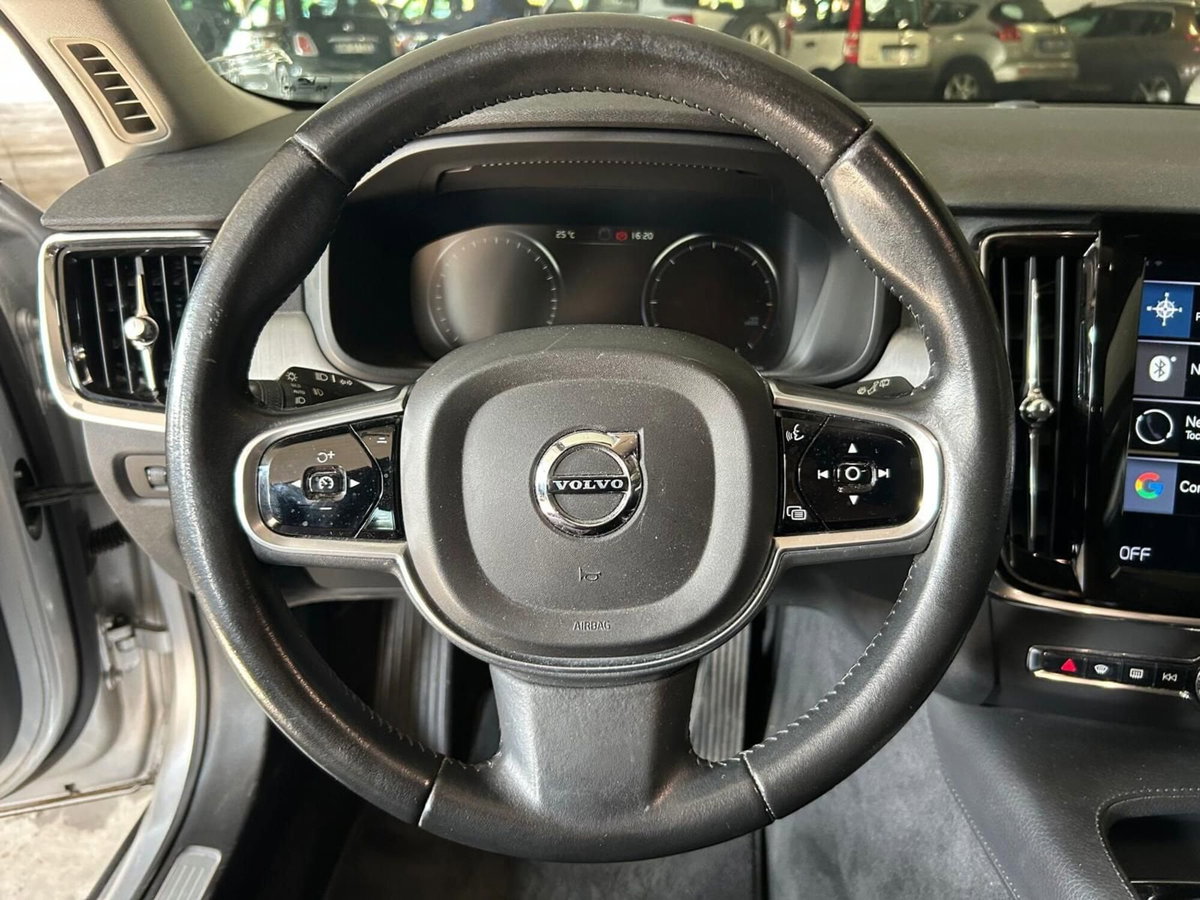 Volvo V60 D4 Geartronic R-design (10)