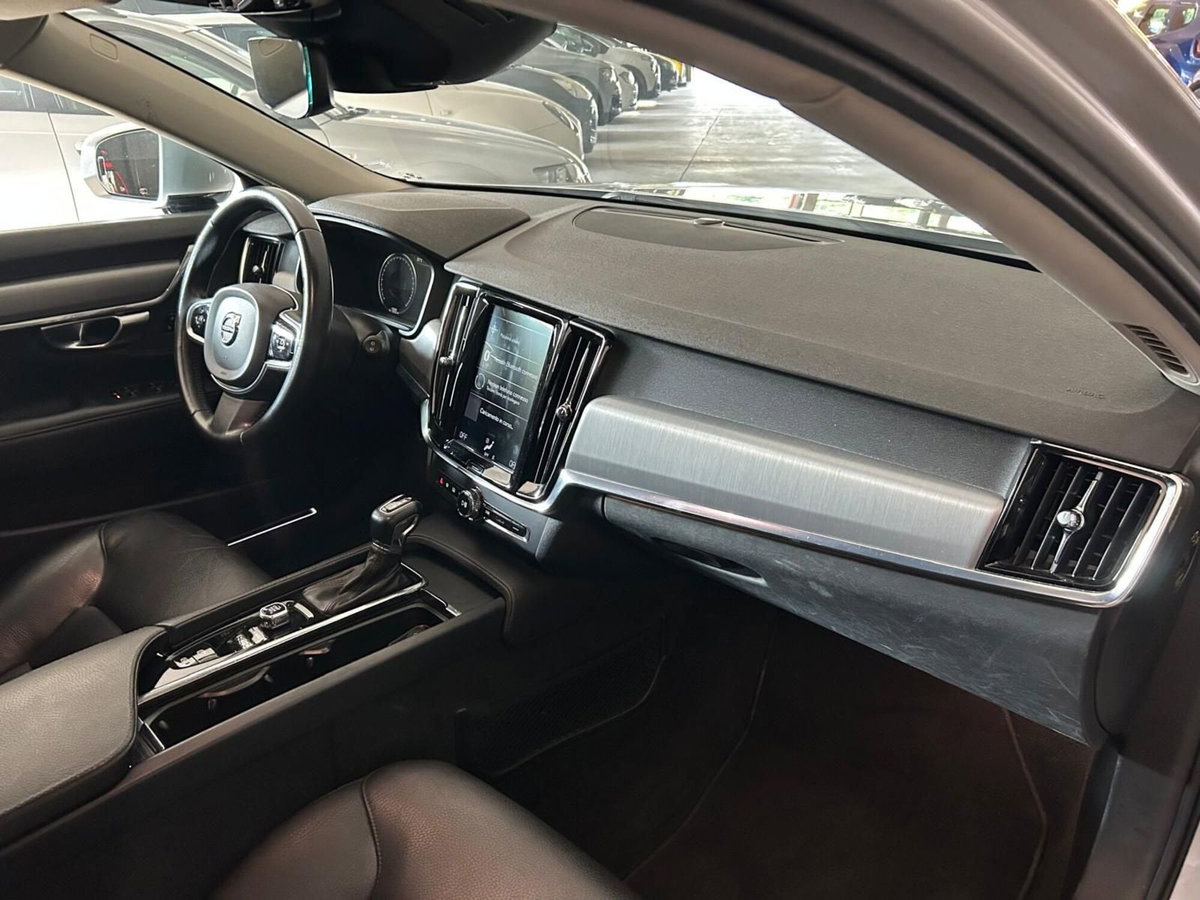 Volvo V60 D4 Geartronic R-design (9)