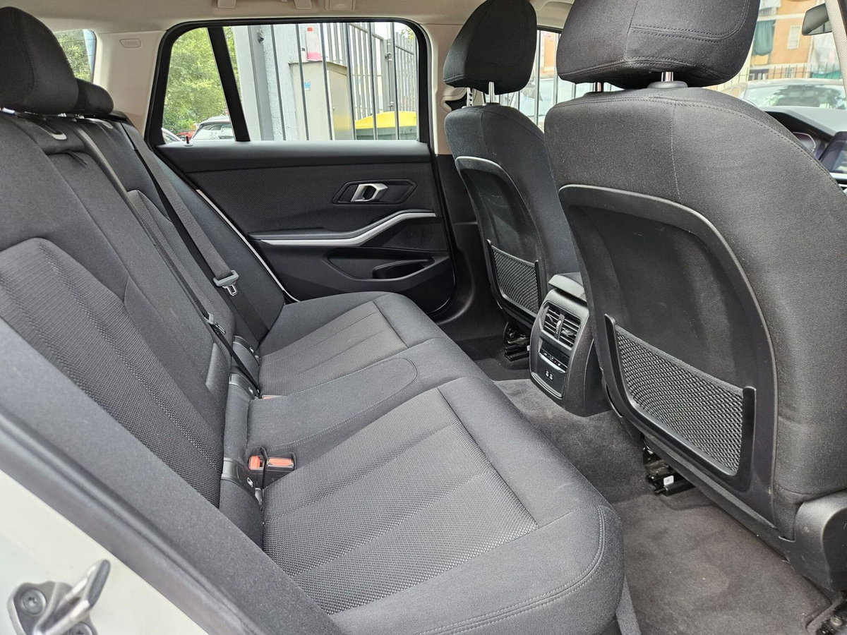 BMW Serie 3 Touring 318d 48V  Business Advantage (11)