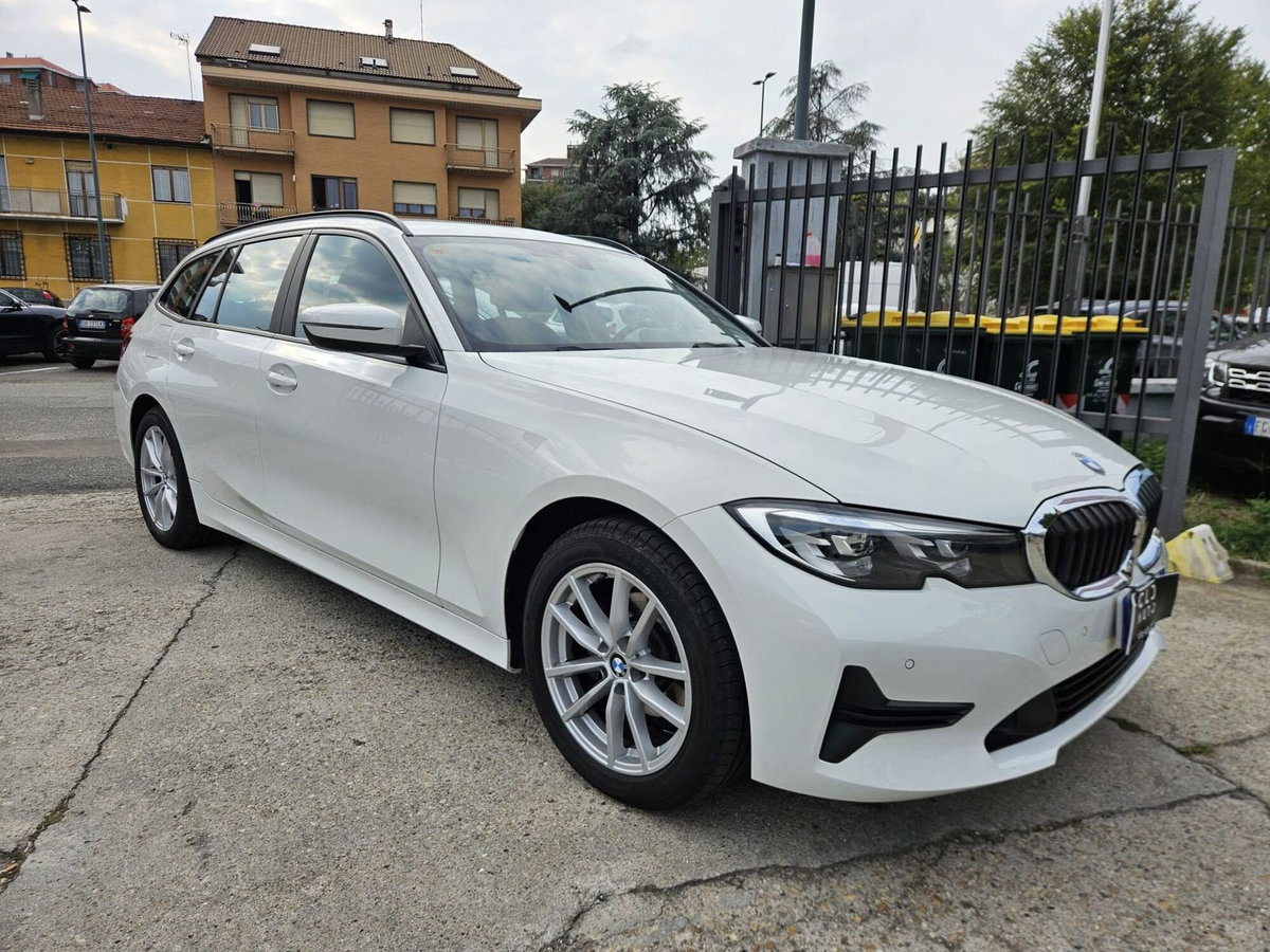 BMW Serie 3 Touring 318d 48V  Business Advantage (3)