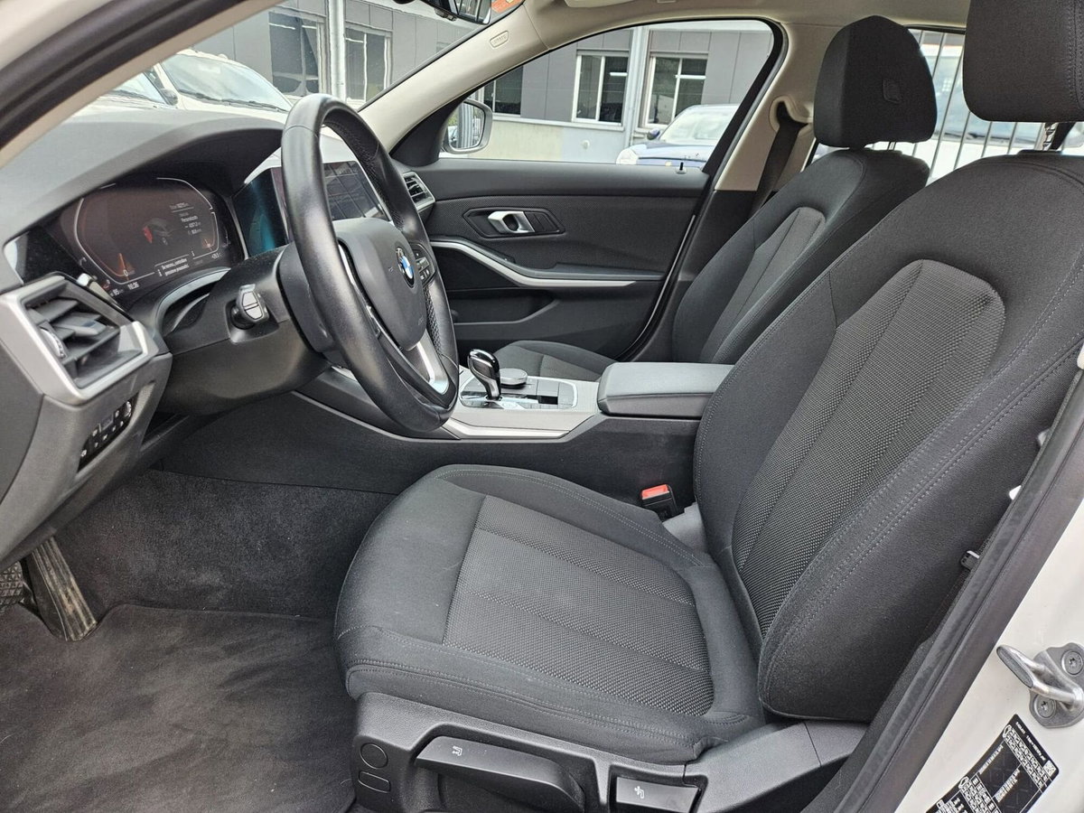 BMW Serie 3 Touring 318d 48V  Business Advantage (8)