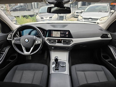 BMW Serie 3 Touring 318d 48V  Business Advantage (9)