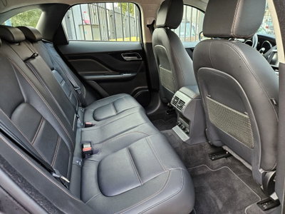 Jaguar F-Pace 2.0 D 180 CV AWD aut. Chequered Flag (11)