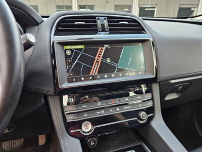 Jaguar F-Pace 2.0 D 180 CV AWD aut. Chequered Flag (13)