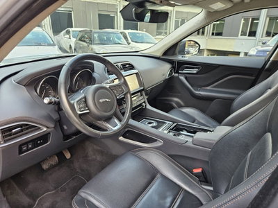 Jaguar F-Pace 2.0 D 180 CV AWD aut. Chequered Flag (7)