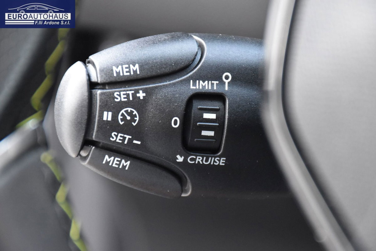 Peugeot 208 PureTech 100 Stop&Start EAT8 5 porte Allure Pack (12)