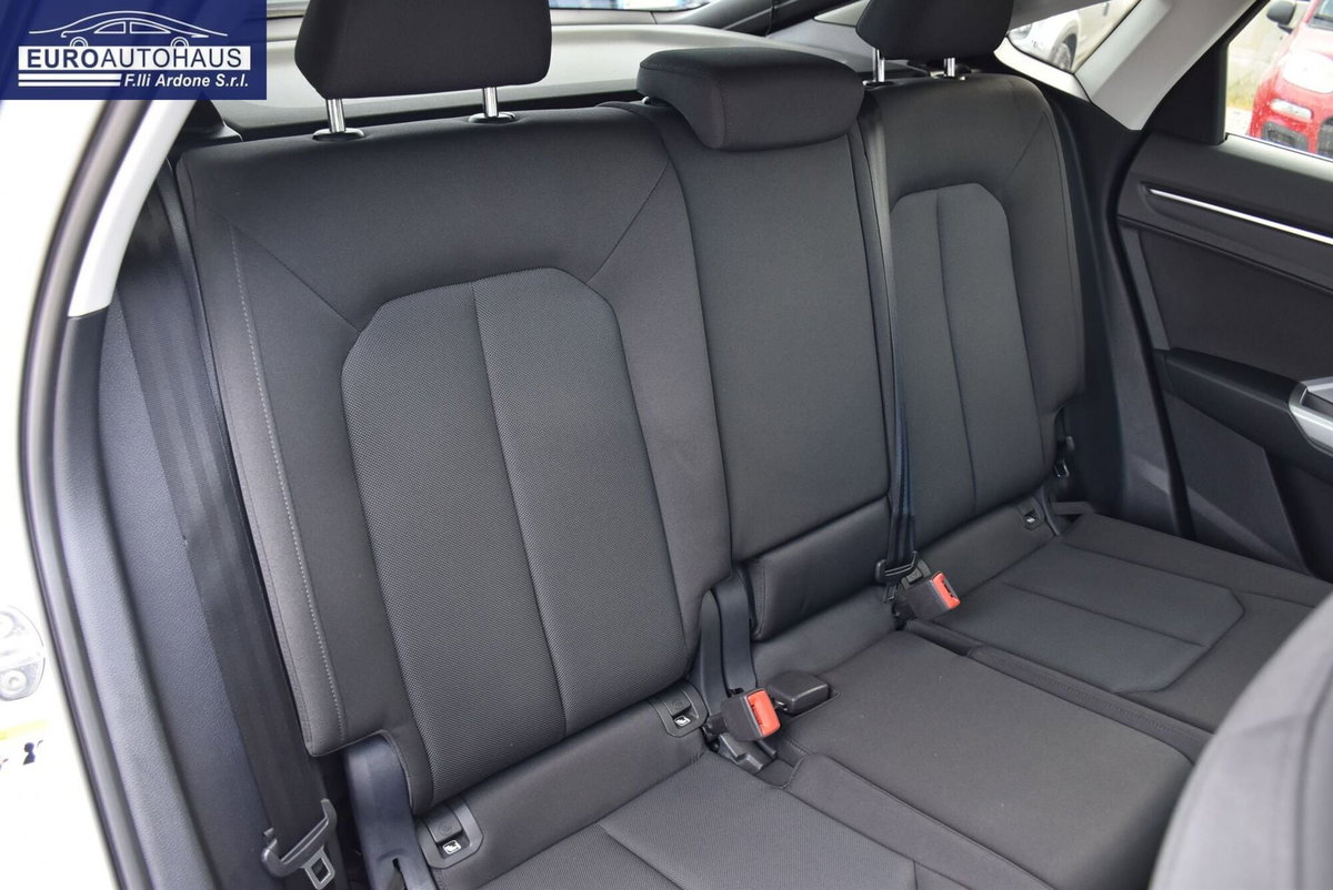 Audi Q3 Sportback 35 TDI quattro S tronic Business Plus (18)