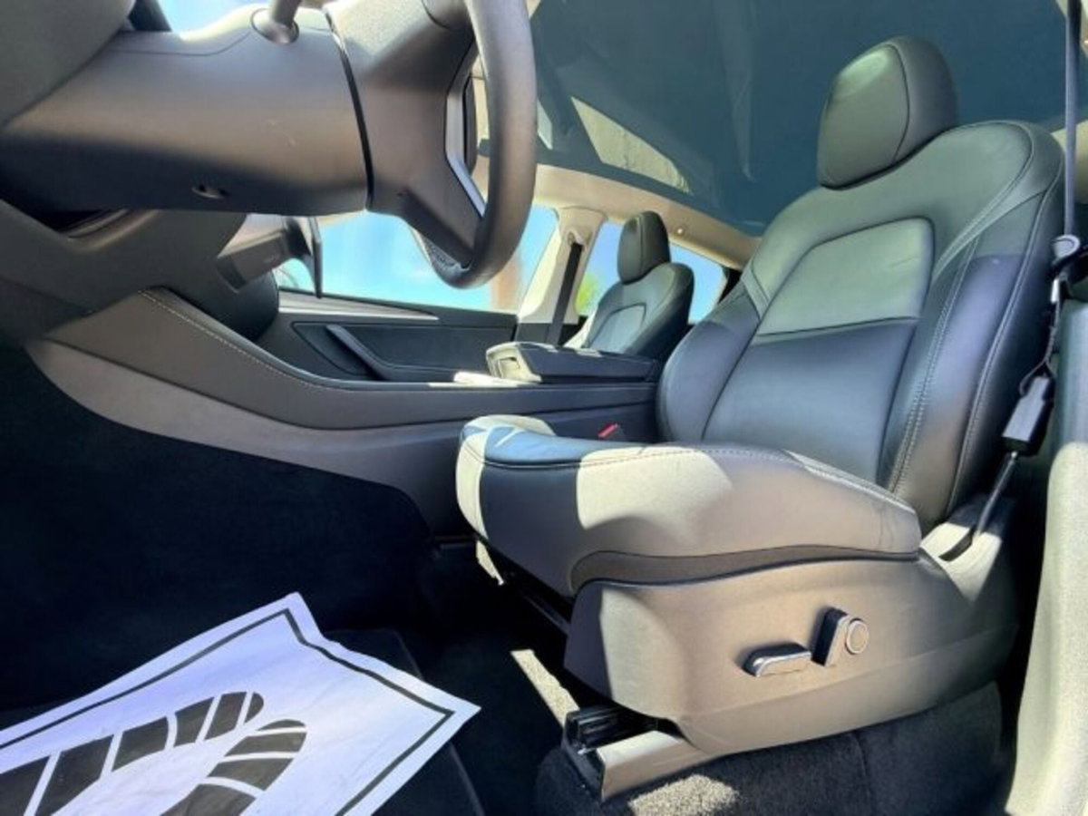 Tesla Model Y Long Range Dual Motor awd (8)