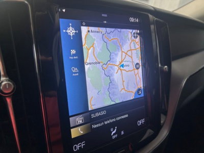 Volvo XC60 B4 (d) AWD Geartronic Momentum Pro (17)