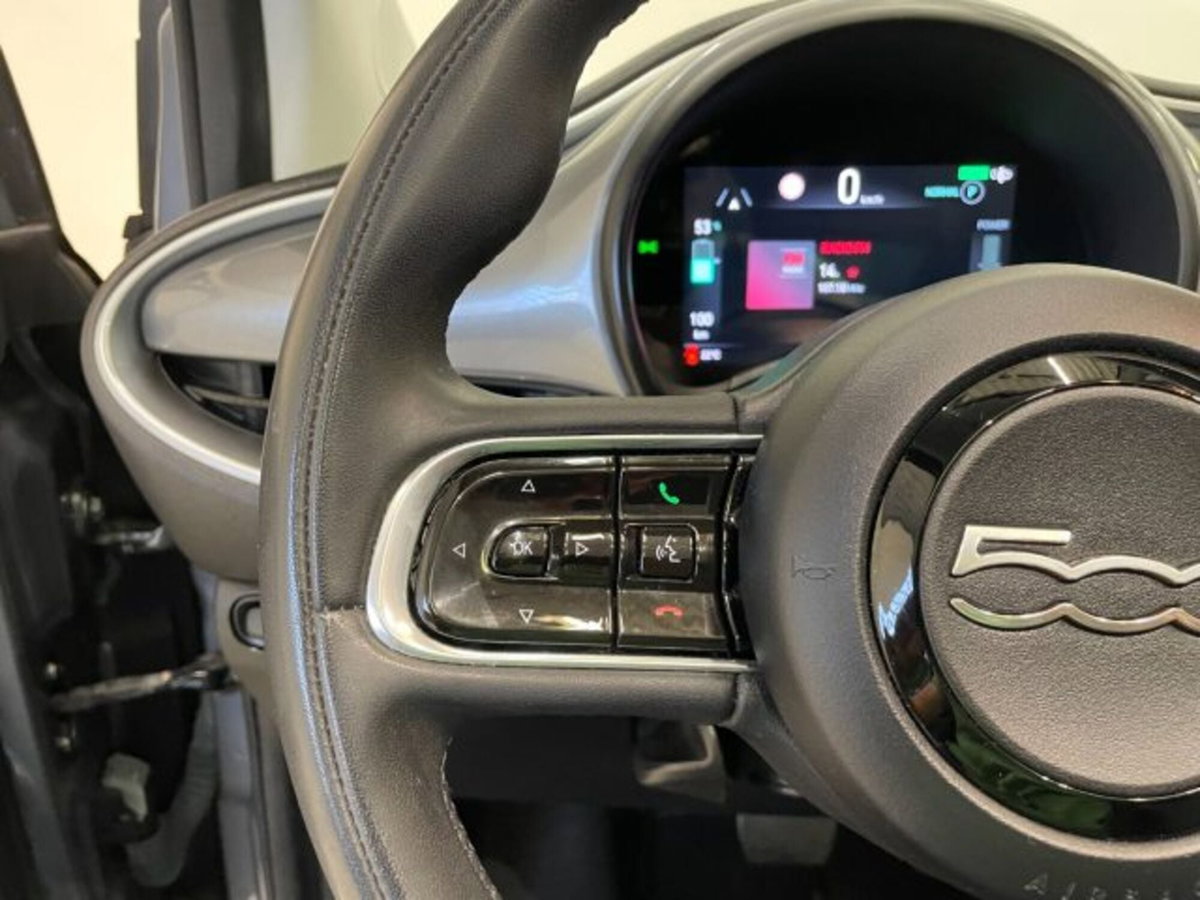 Fiat 500e Cabrio Icon + Cabrio 42 kWh (17)