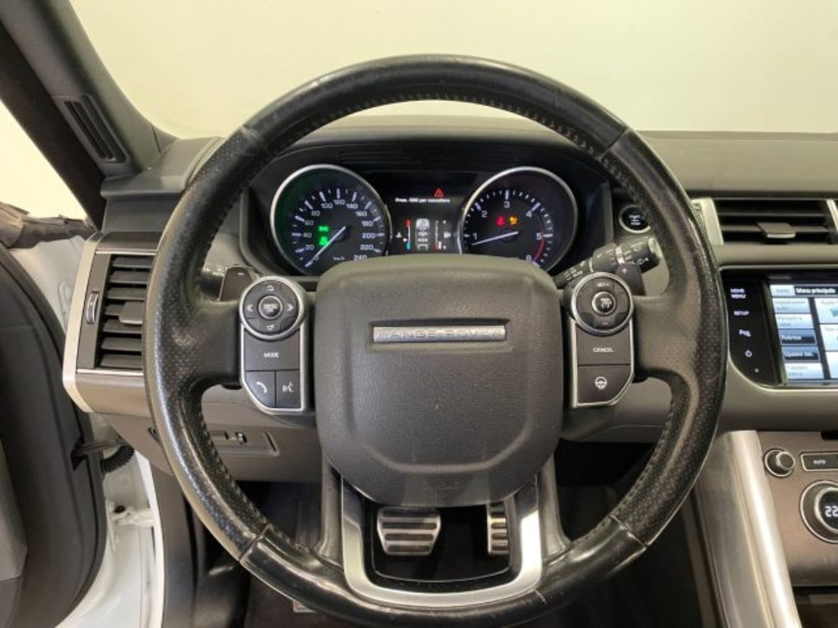 Land Rover Range Rover Sport 3.0 TDV6 HSE (16)